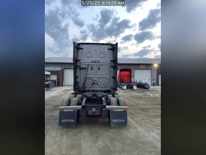 2022 Freightliner Cascadia