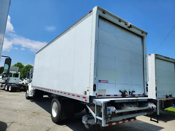 2018 FREIGHTLINER M2 106