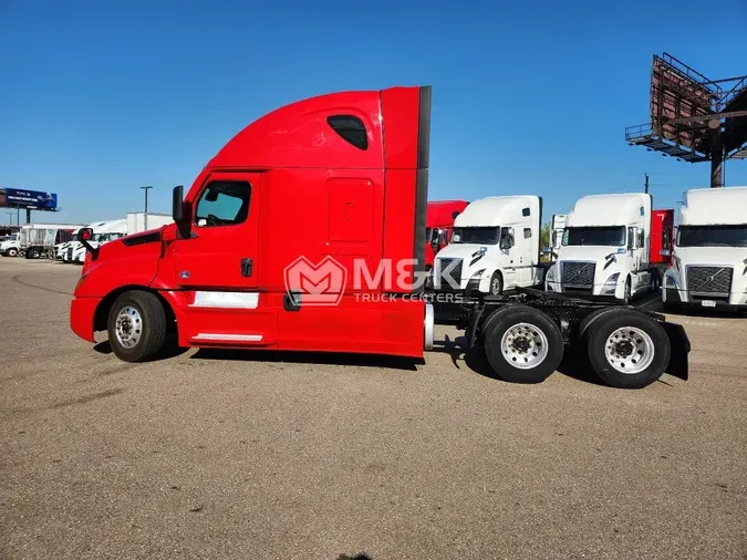 2021 FREIGHTLINER Cascadia 126