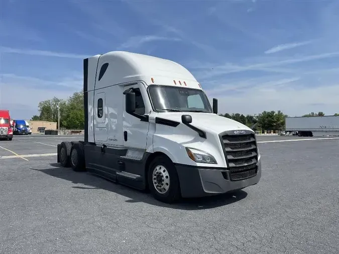 2021 FREIGHTLINER CA126