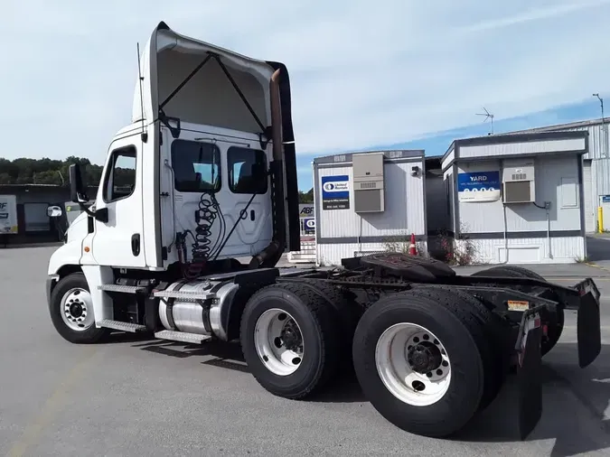 2020 FREIGHTLINER/MERCEDES CASCADIA 125