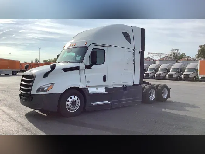 2022 Freightliner Cascadia 126