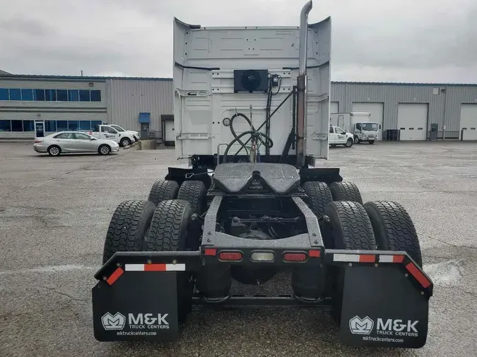 2021 VOLVO VNL64T740
