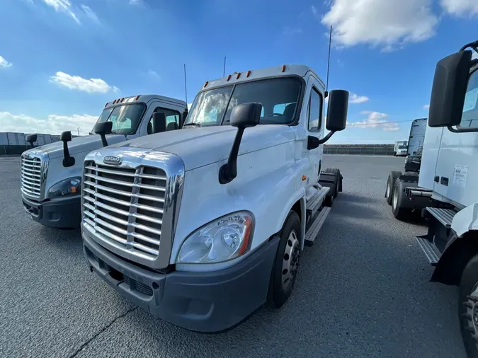 2018 FREIGHTLINER/MERCEDES CASCADIA 125