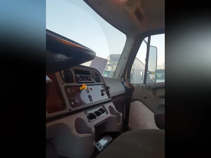 2019 FREIGHTLINER/MERCEDES M2 106