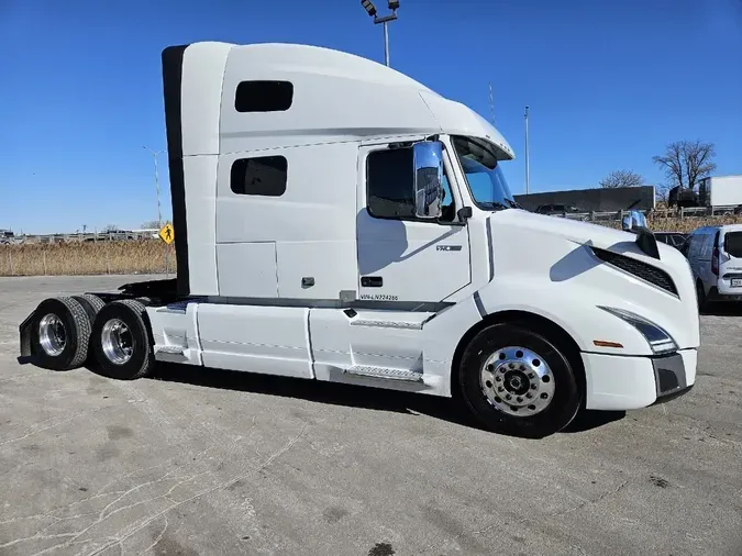 2020 VOLVO VNL64T760