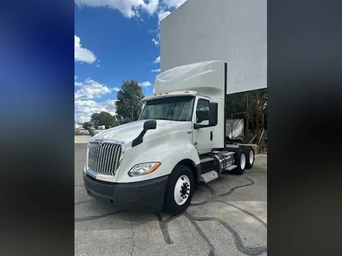 2018 International LT625bd3efdc3e645e36d613d7395e3082f2e