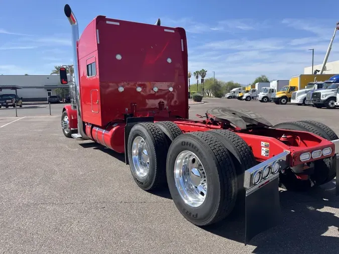 2022 Peterbilt 389