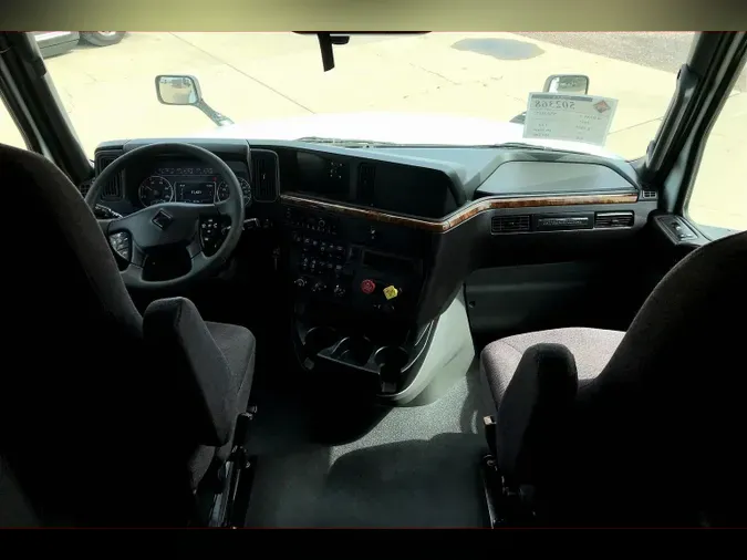 2022 INT LT625 6x4