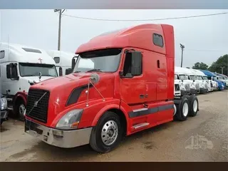 2004 VOLVO VNL64T670