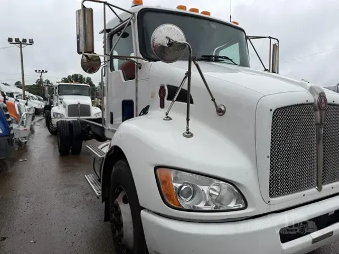 2019 KENWORTH T370