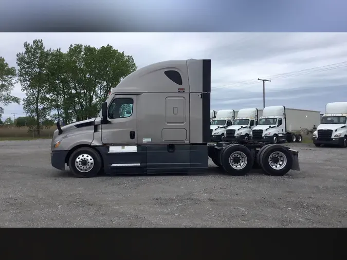 2022 Freightliner Cascadia 126
