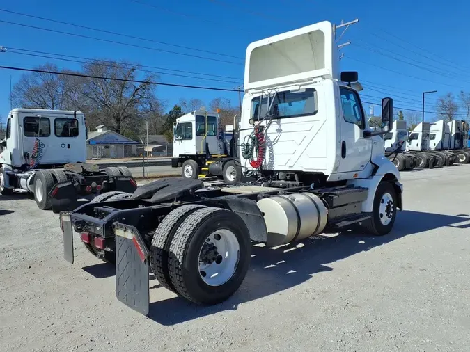 2019 NAVISTAR INTERNATIONAL RH613 DAYCAB S/A
