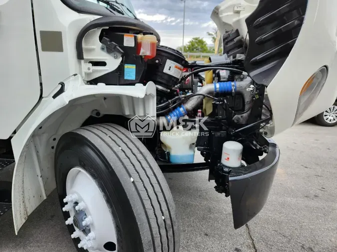 2018 FREIGHTLINER M2