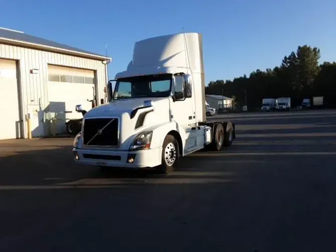 2017 Volvo VNL300