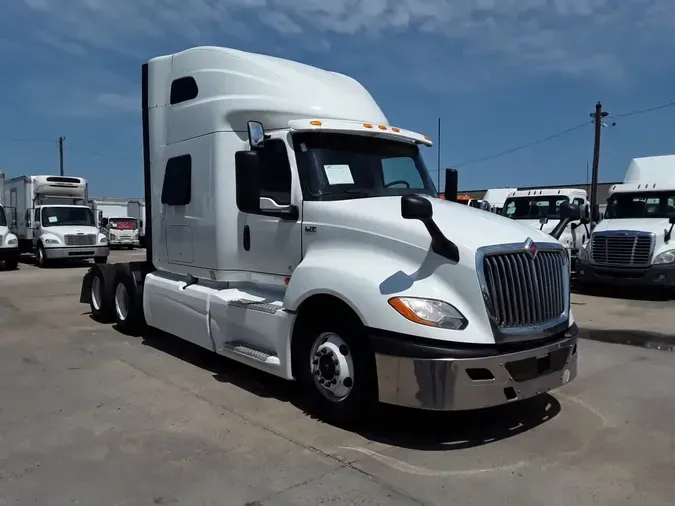 2019 NAVISTAR INTERNATIONAL LT625 SLPR CAB