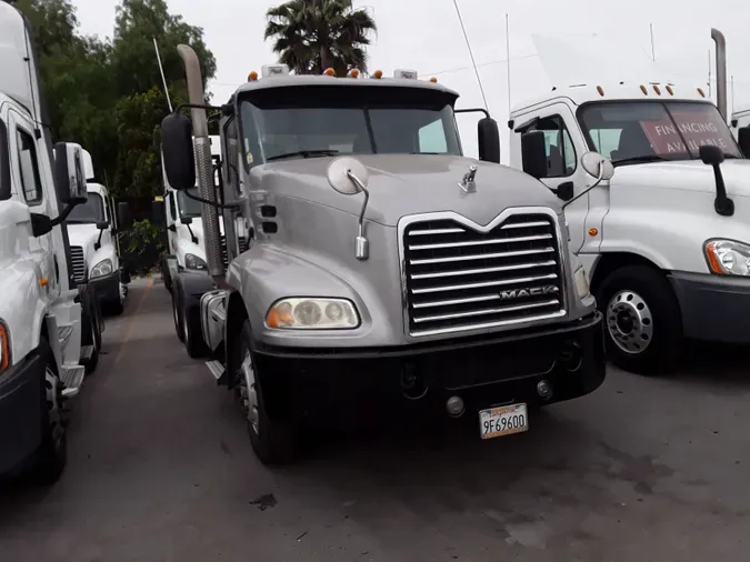 2017 MACK TRUCKS, INC. CXU600bd508d030bf7fa40101050f3759cfcb4