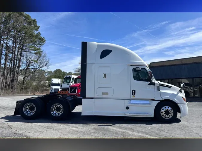 2020 FREIGHTLINER CASCADIA 126