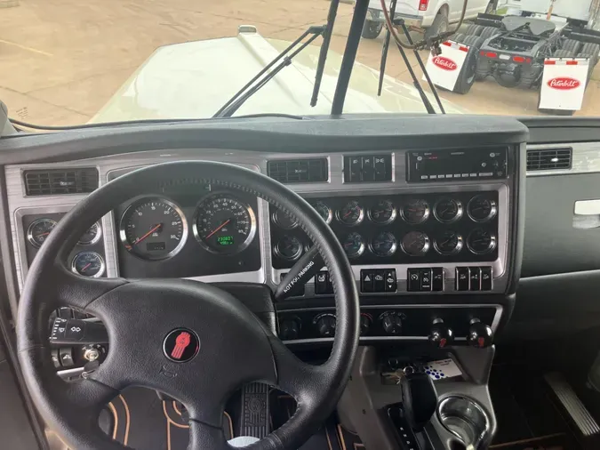 2024 Kenworth W900L