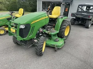 2012 John Deere 3320