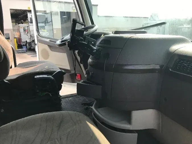 2018 Volvo VNL64670