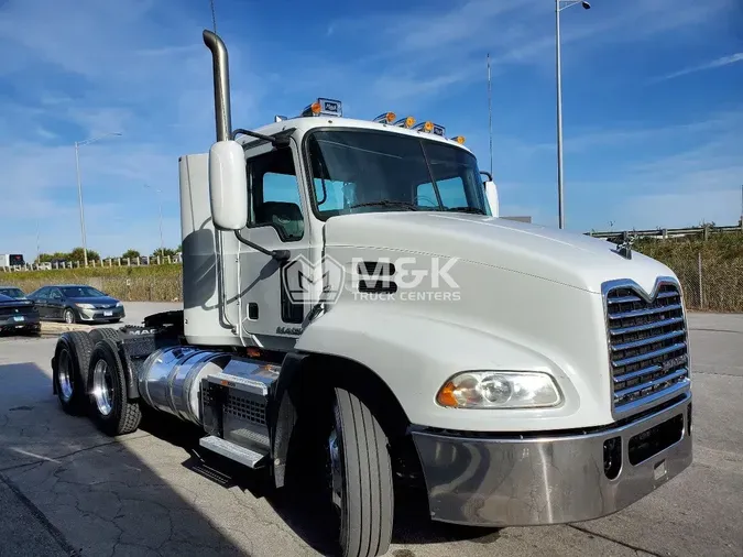 2018 MACK CXU613