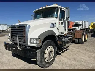 2009 MACK GRANITE GU713