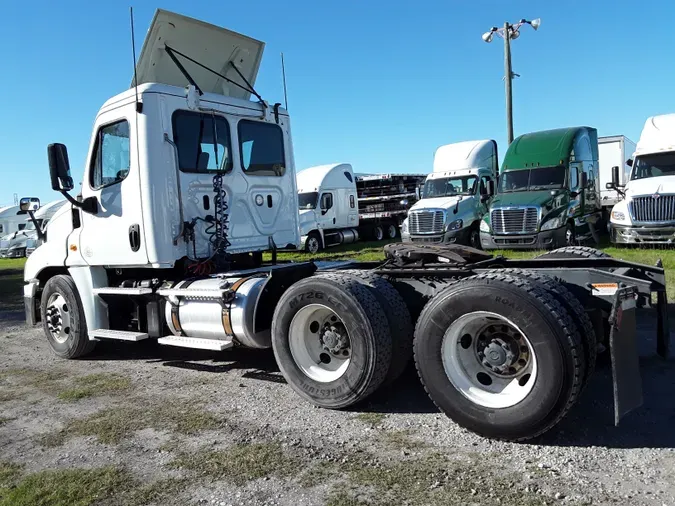 2019 FREIGHTLINER/MERCEDES CASCADIA 125