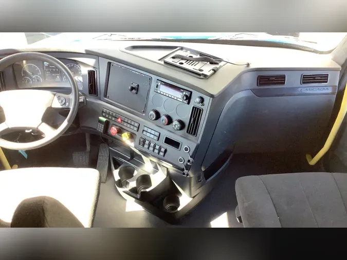2023 Freightliner Cascadia 126