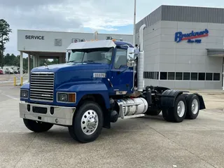 2019 MACK PI64T