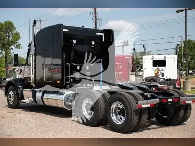 2025 PETERBILT 567