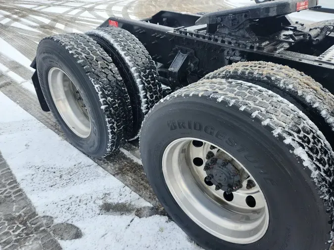 2021 VOLVO VNL64T740bd671f7a7c4470becd439c1bfdf6ac02