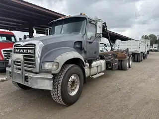 2012 MACK GRANITE GU713