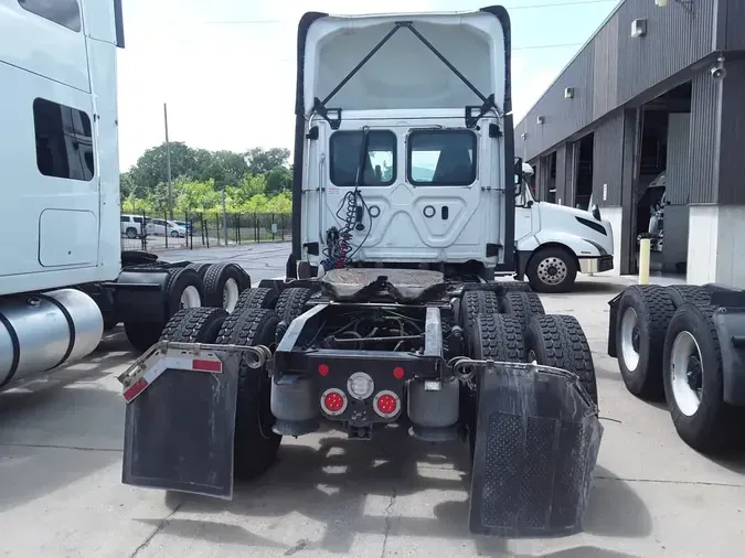 2019 FREIGHTLINER NEW CASCADIA 116