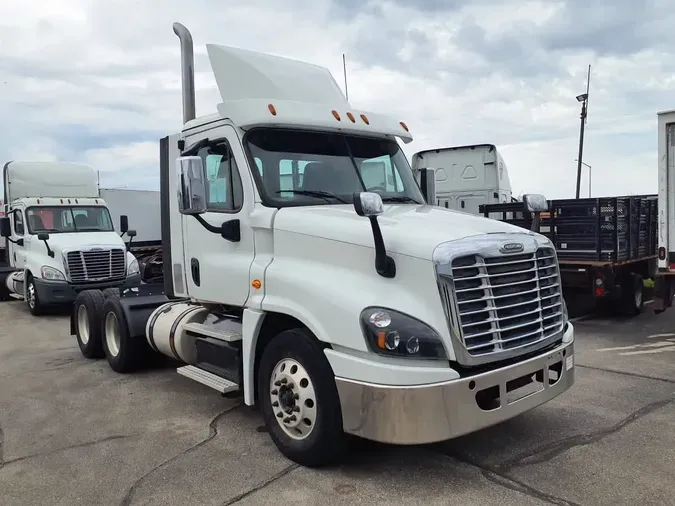 2018 FREIGHTLINER/MERCEDES CASCADIA 125