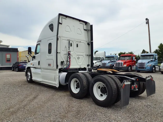 2018 FREIGHTLINER/MERCEDES CASCADIA 125