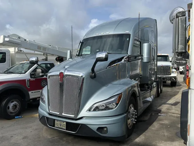 2024 Kenworth T680