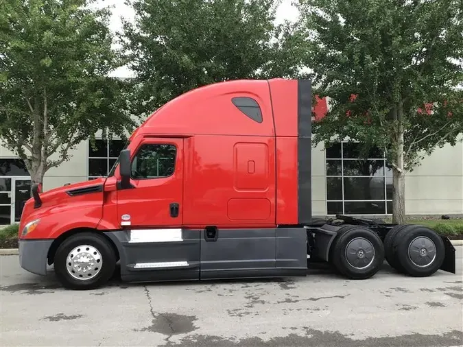 2021 FREIGHTLINER CA126