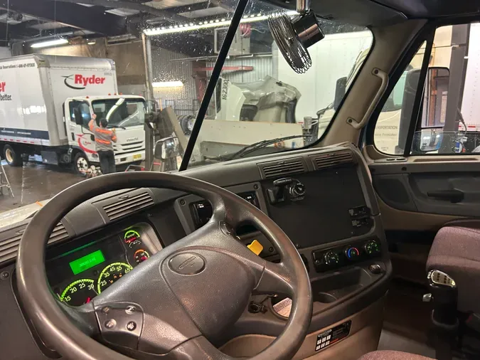 2018 FREIGHTLINER/MERCEDES CASCADIA 125