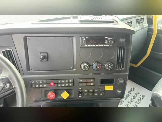 2023 Freightliner Cascadia 126