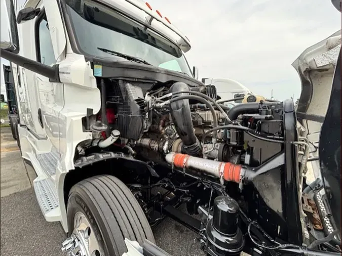 2023 Freightliner Cascadia 126