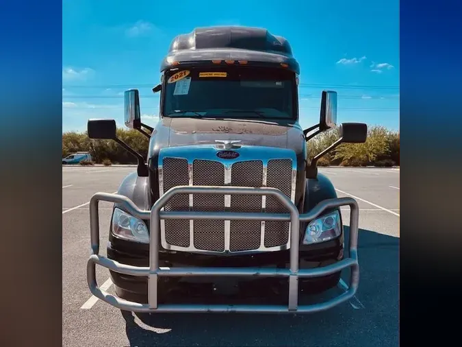 2021 Peterbilt 579bd7a45ef6e0c4b527d303975f708c35e