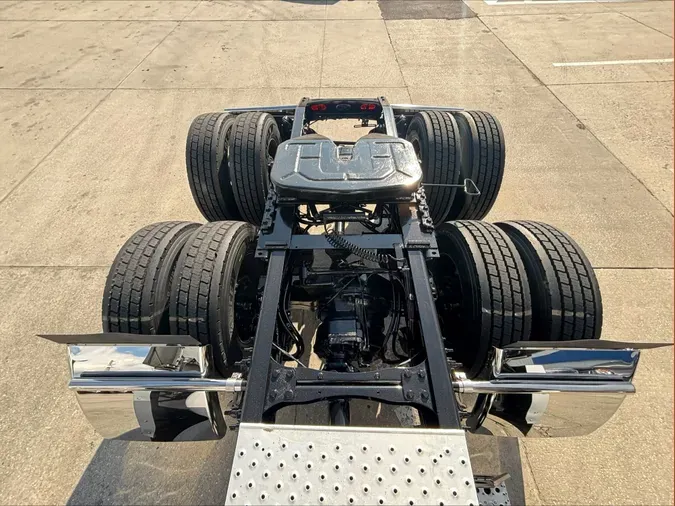 2023 Freightliner Cascadia 126