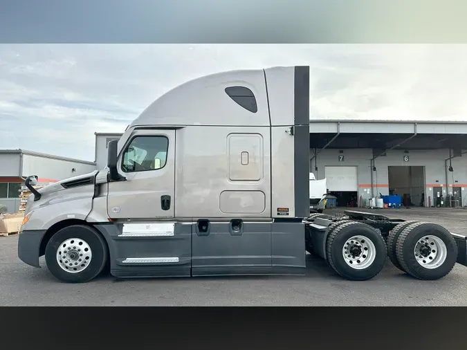 2023 Freightliner Cascadia