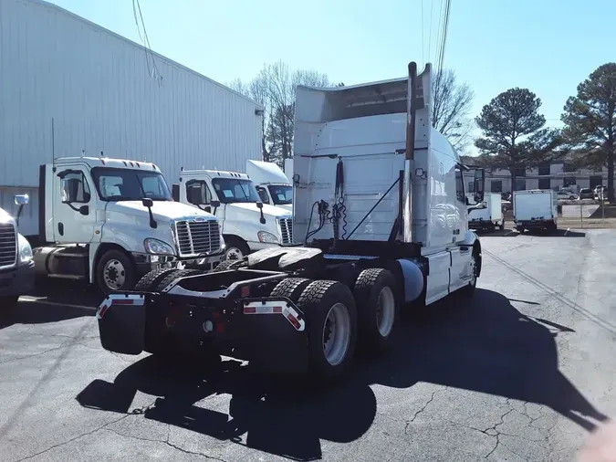 2020 VOLVO VNR64T-640