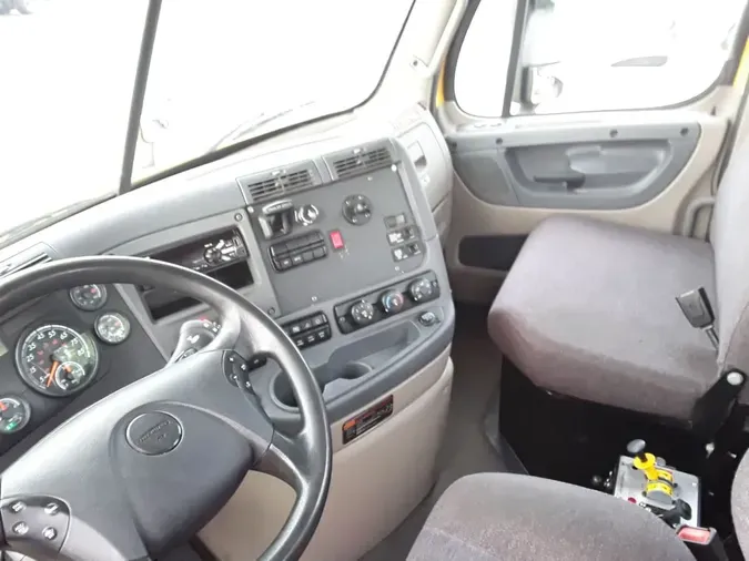 2019 FREIGHTLINER CASCADIA 113