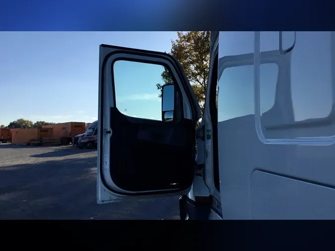 2021 Freightliner Cascadia 126