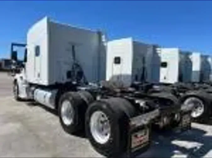 2022 Peterbilt 579bd85694b1d3b1251f1f6b5d944ffc652