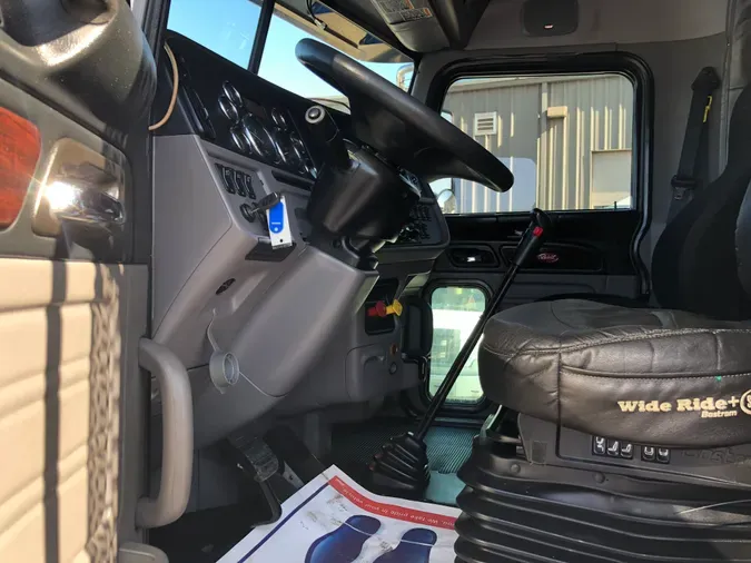 2018 PETERBILT 389