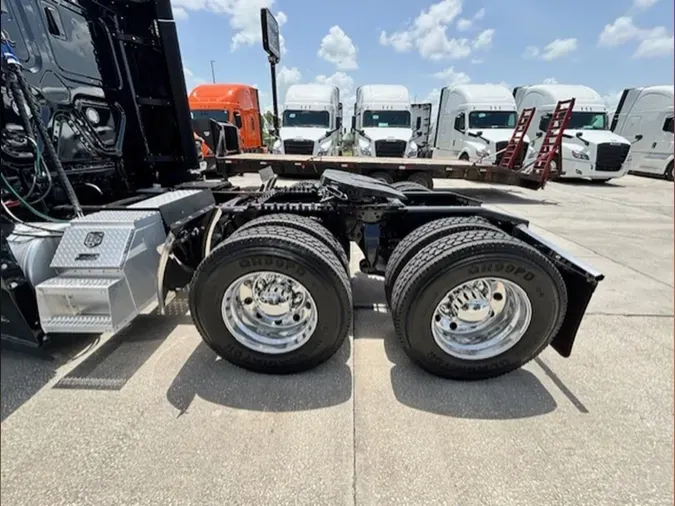 2023 Freightliner Cascadia 126